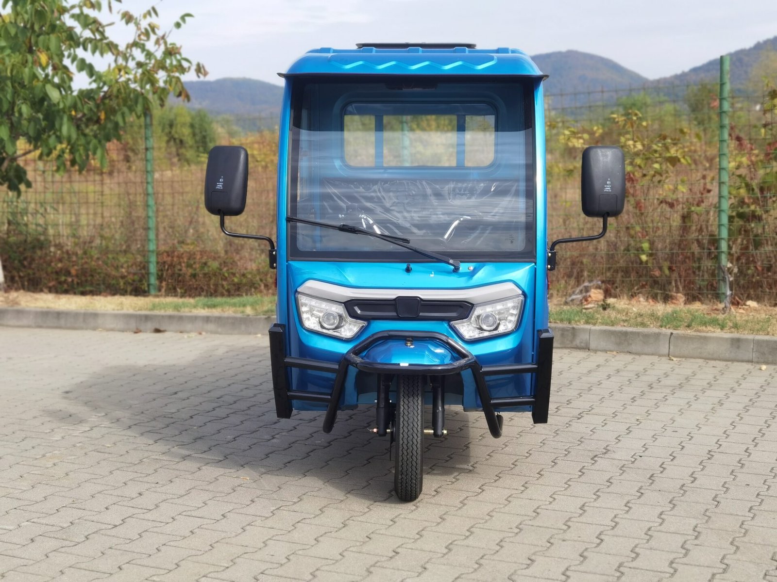 Triciclu electric 2000W Breckner MAX fara permis 72V52Ah 25km/h cu cabina inchisa TRANSPORT GRATUIT - imagine 3