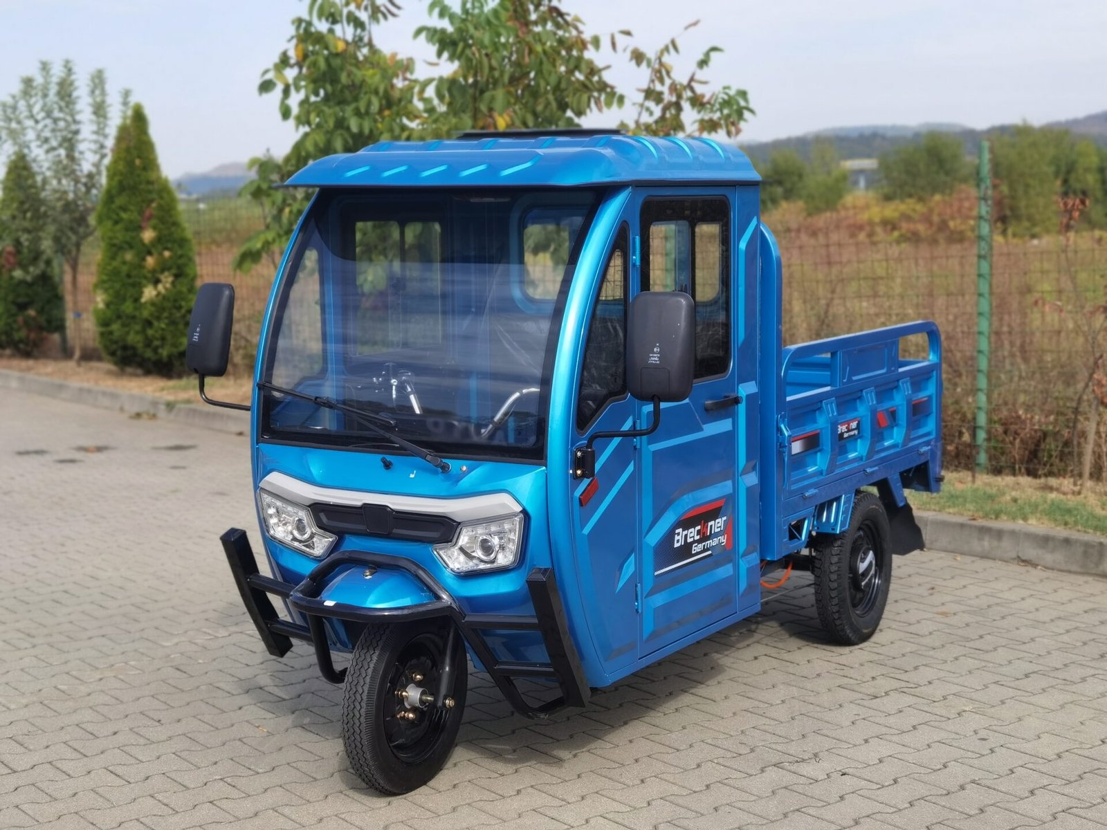Triciclu electric 2000W Breckner MAX fara permis 72V52Ah 25km/h cu cabina inchisa TRANSPORT GRATUIT - imagine 4