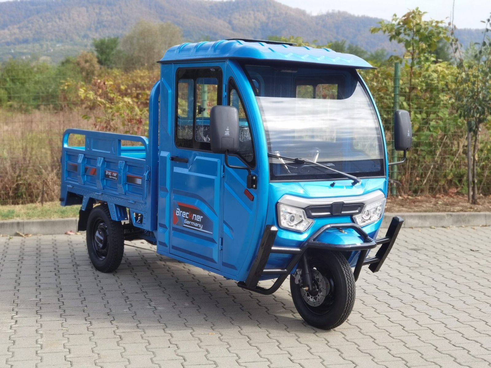 Triciclu electric 2000W Breckner MAX fara permis 72V52Ah 25km/h cu cabina inchisa TRANSPORT GRATUIT - imagine 5