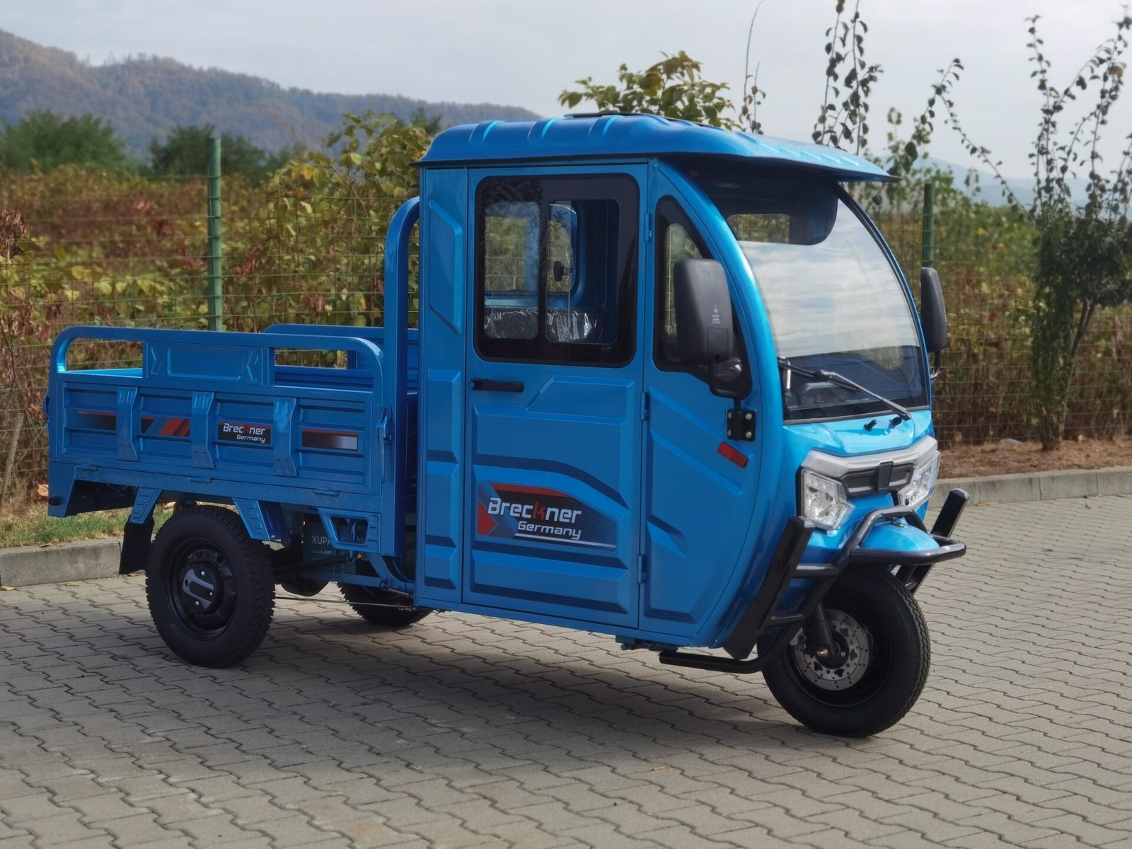 Triciclu electric 2000W Breckner MAX fara permis 72V52Ah 25km/h cu cabina inchisa TRANSPORT GRATUIT - imagine 6
