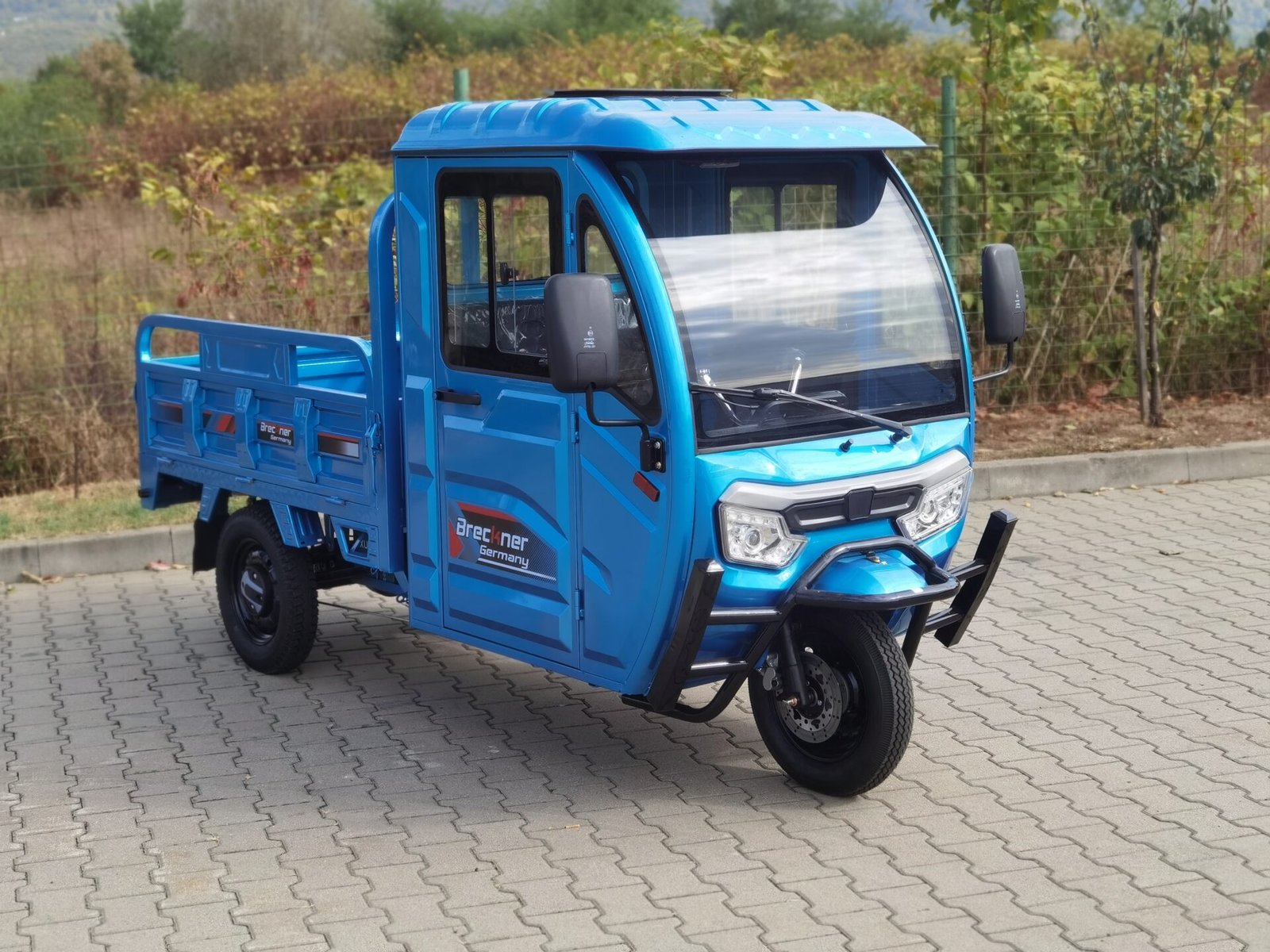 Triciclu electric 2000W Breckner MAX fara permis 72V52Ah 25km/h cu cabina inchisa TRANSPORT GRATUIT - imagine 7