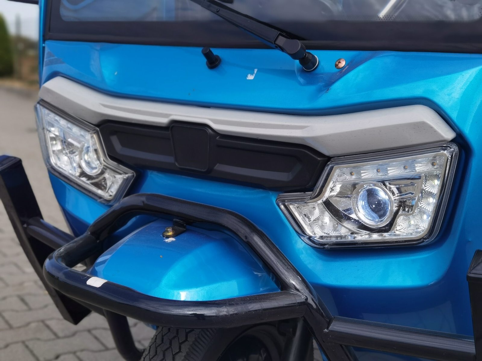 Triciclu electric 2000W Breckner MAX fara permis 72V52Ah 25km/h cu cabina inchisa TRANSPORT GRATUIT - imagine 9