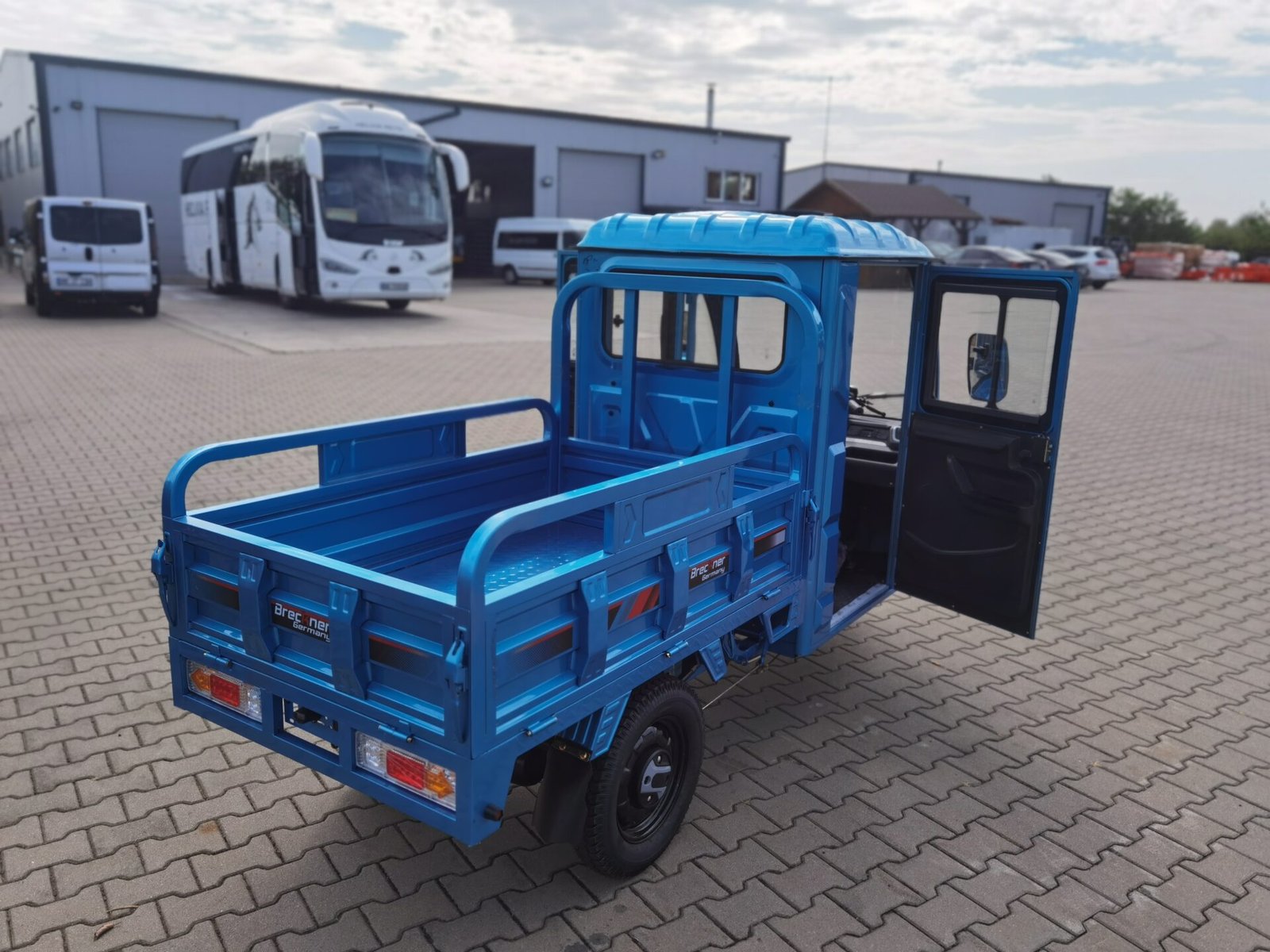 Triciclu electric 2000W Breckner MAX fara permis 72V52Ah 25km/h cu cabina inchisa TRANSPORT GRATUIT - imagine 31