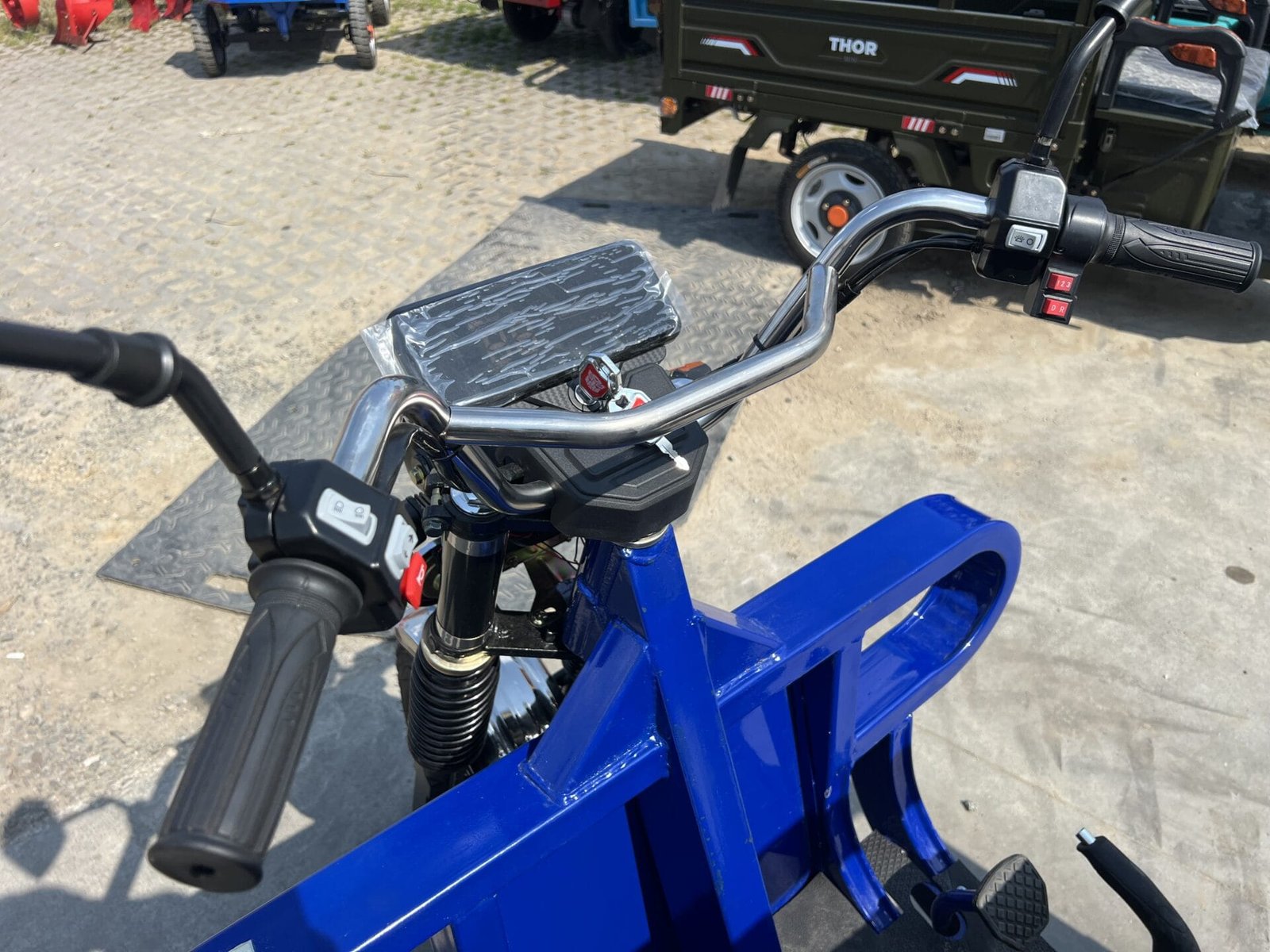 Triciclu electric 2200W Thor HERCULES-2 fara permis 72V75Ah 25km/h 3M TRANSPORT GRATUIT - imagine 17
