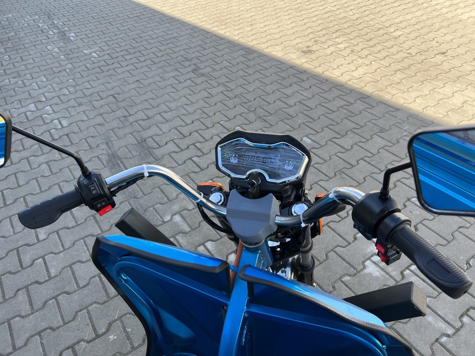 Triciclu electric 1800W Thor BAISAN fara permis 60V32Ah 25km/h TRANSPORT GRATUIT - imagine 24