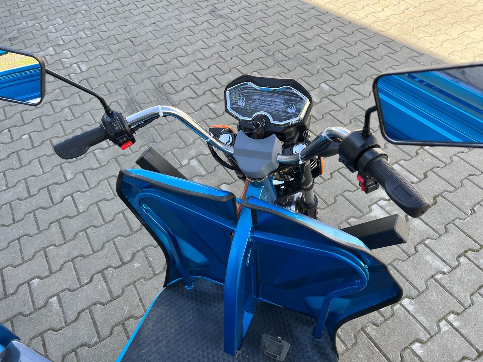 Triciclu electric 1800W Thor BAISAN fara permis 60V32Ah 25km/h TRANSPORT GRATUIT - imagine 25