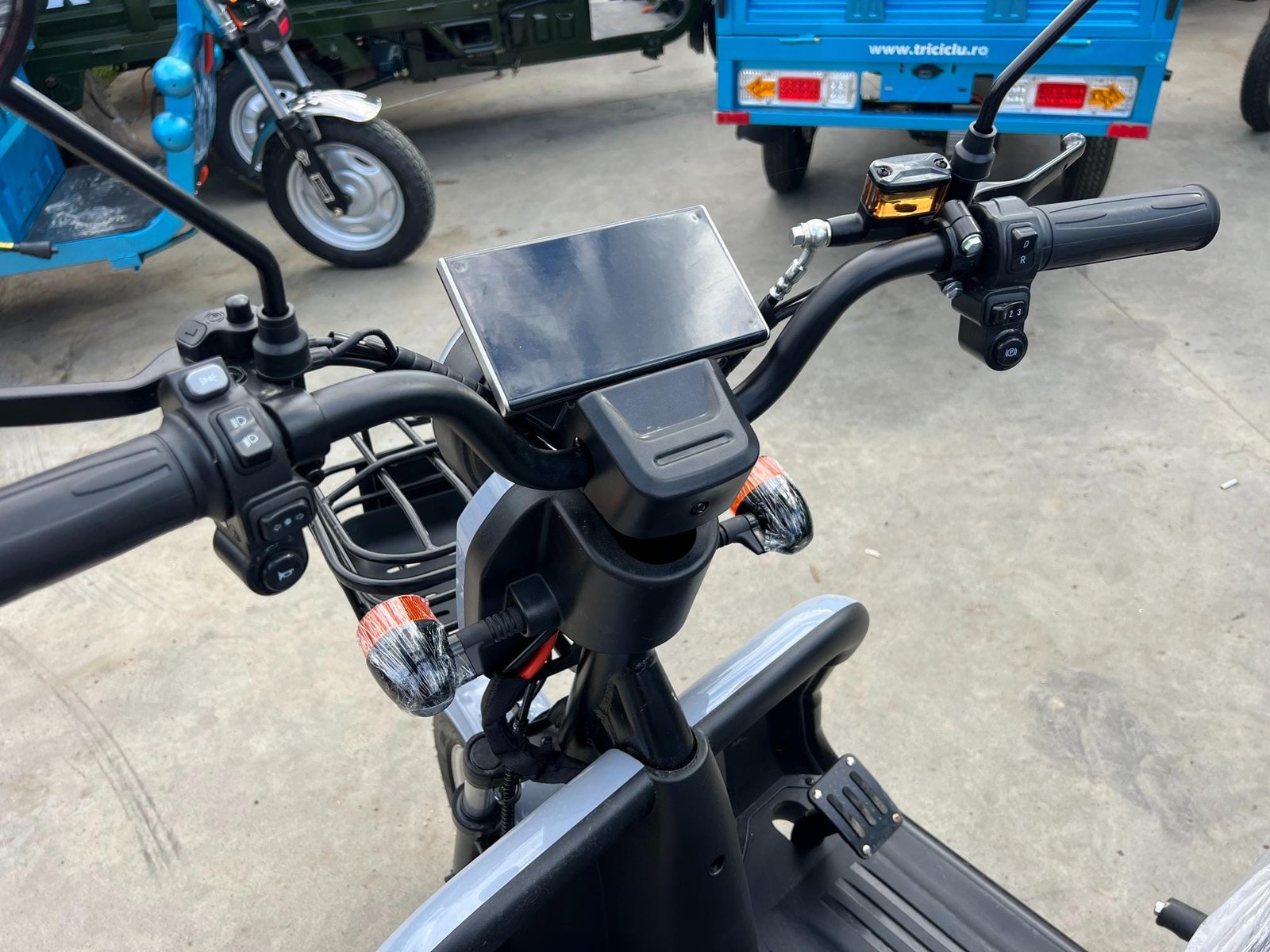 Triciclu electric 1000W Breckner TRAVEL gri fara permis 60V20Ah 25km/h TRANSPORT GRATUIT - imagine 3