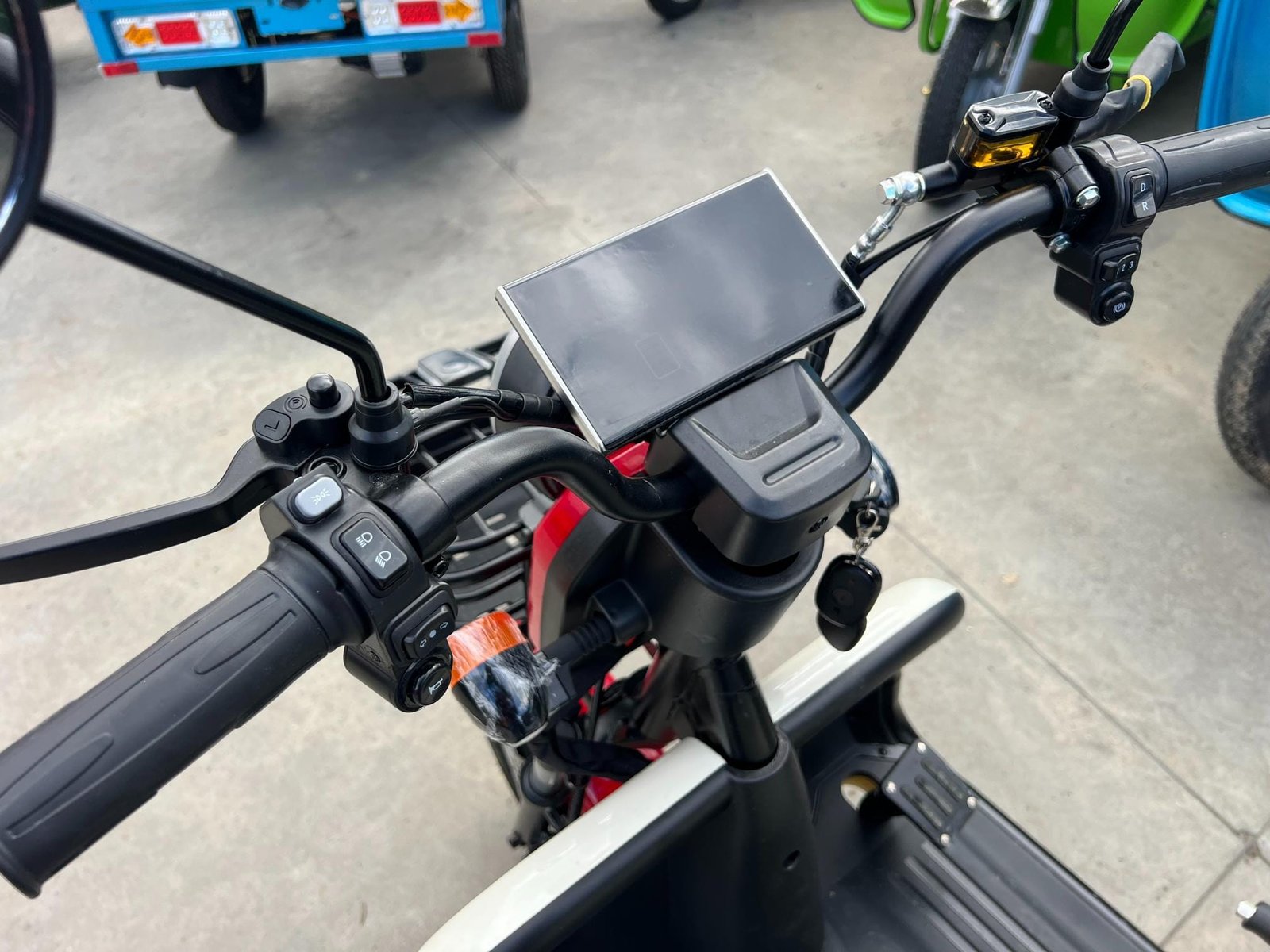 Triciclu electric 1000W Breckner TRAVEL rosu-alb fara permis 60V20Ah 25km/h TRANSPORT GRATUIT - imagine 2